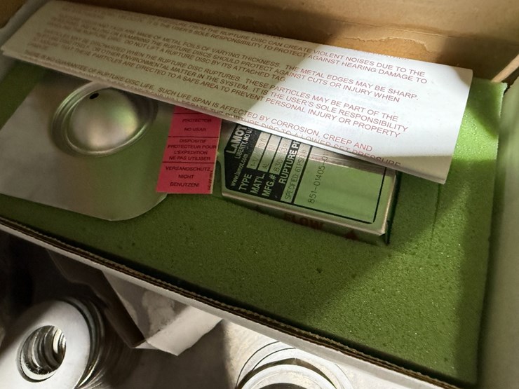 3-shelve-section-of-cs&p-nitrogen-pumper-parts-image-6