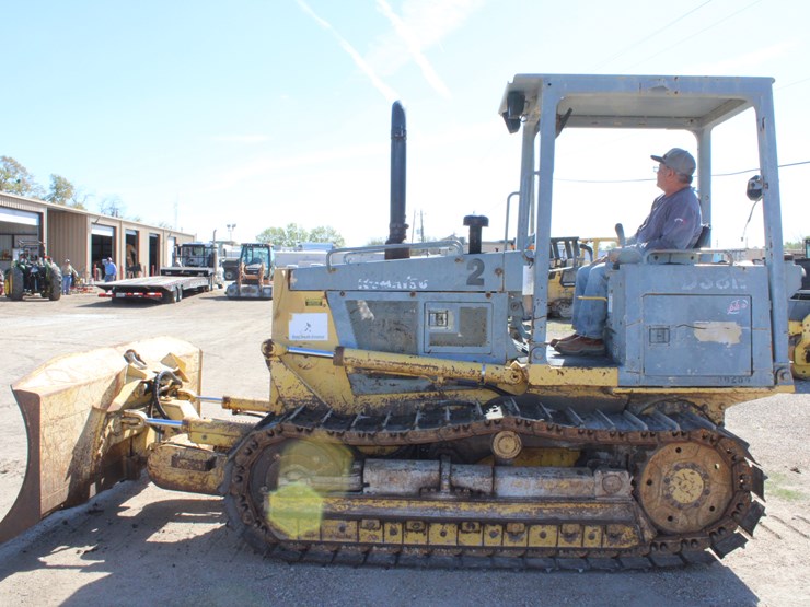 2001-komatsu-d38e-image-2