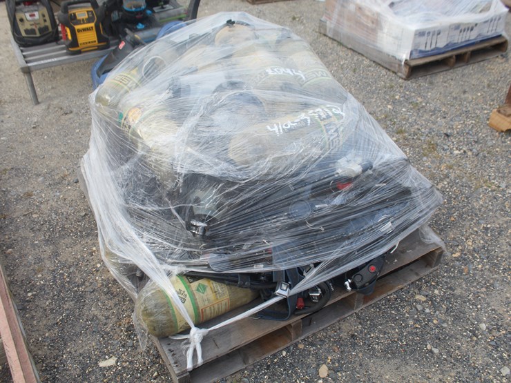 #8044-•-pallet-of-scba-mask-(self-contained-breathing-apparatus),-harness,-and-bottle-image-2