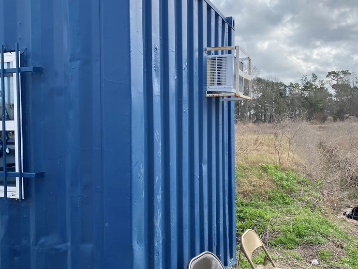 #1100-•-40'-container-with-16"-office-image-2