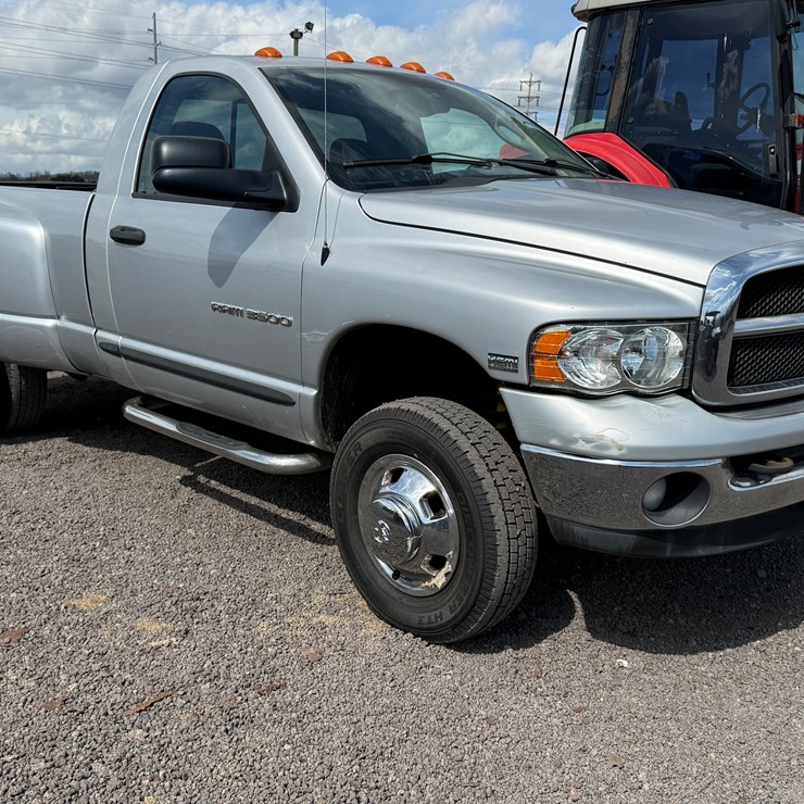 2004 DODGE 3500