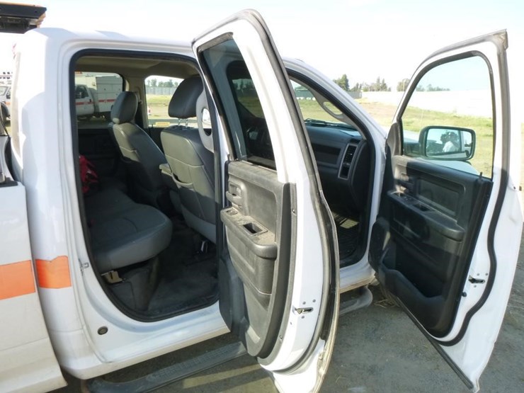 2014-dodge-1500-image-19