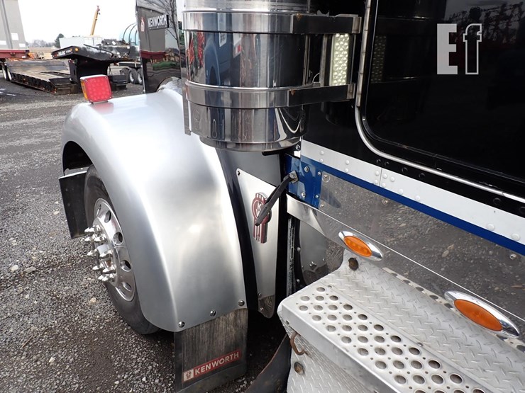 2006-kenworth-w900l-image-18