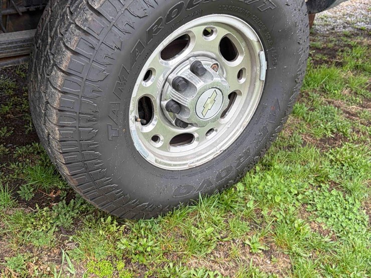 2003-chevrolet-silverado-2500-image-6