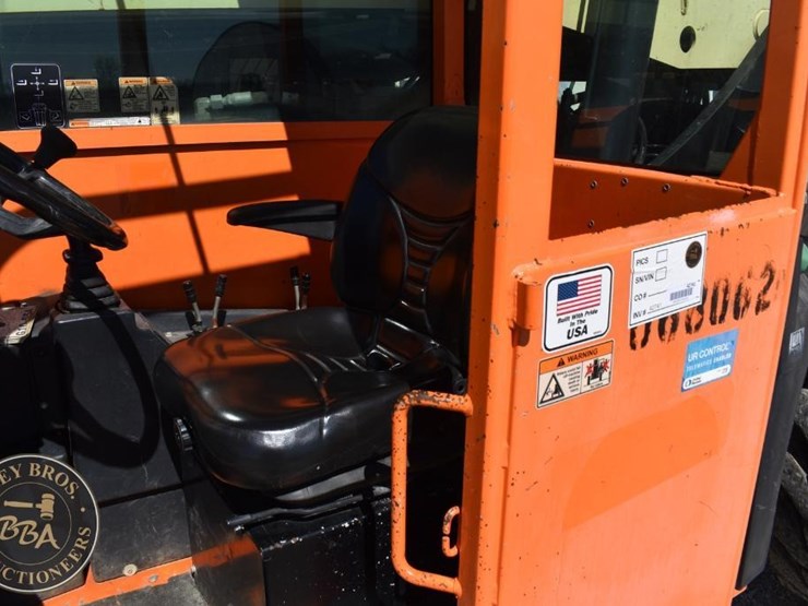 2015-jlg-g10-55a-image-54