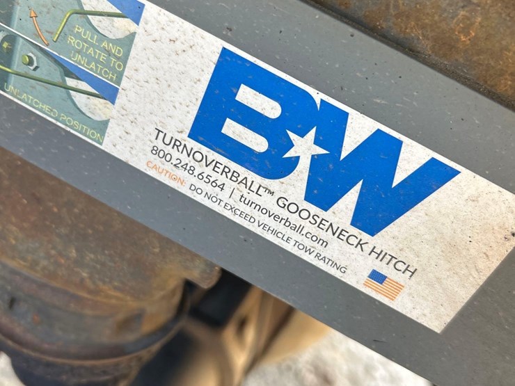 2015-chevrolet-silverado-ltz-2500hd-4x4-crew-cab-pick-up-truck-image-11