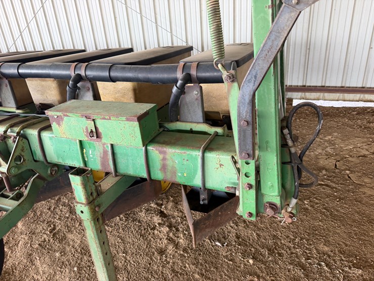 john-deere-7300-image-24