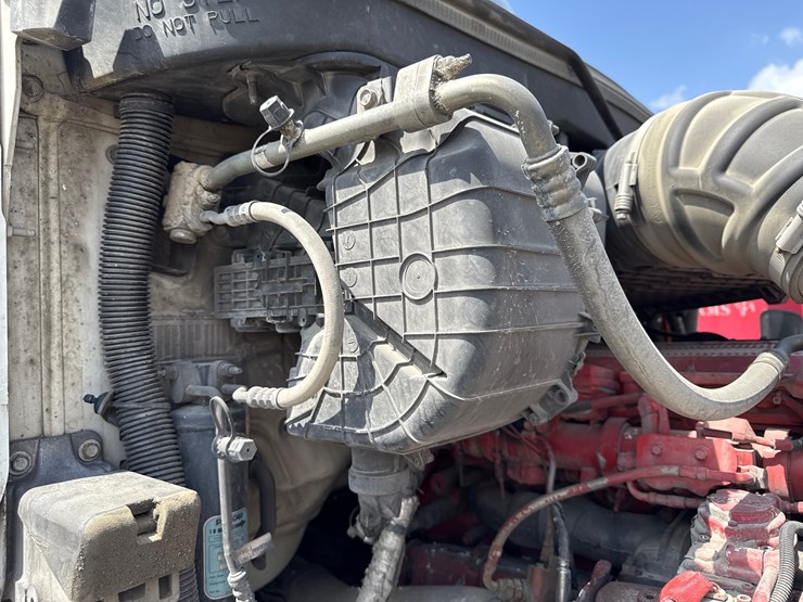 2016-peterbilt-579-image-83