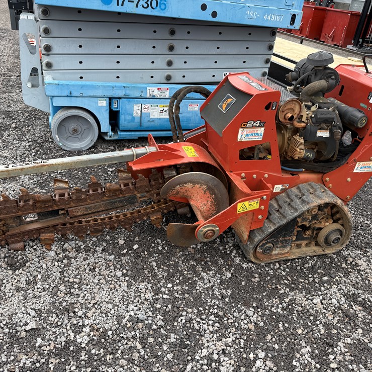 2019 DITCH WITCH C24X