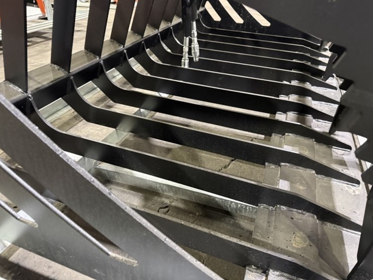 2026-greatbear-72"-rock-grapple-bucket-image-5