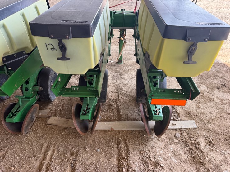 john-deere-7300-image-16