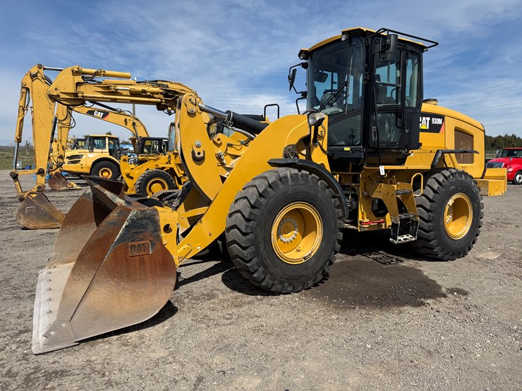 caterpillar-930-image-1