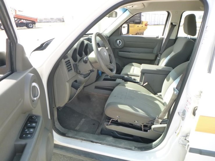 2008-dodge-nitro-image-10