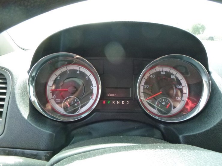 2014-dodge-grand-caravan-image-16