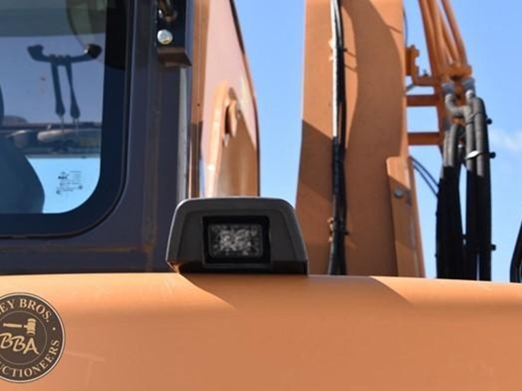 2022-case-cx75csr-image-57