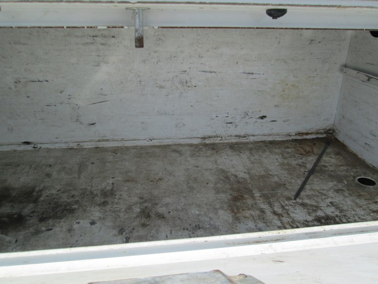 2017-chevrolet-3500hd-image-18