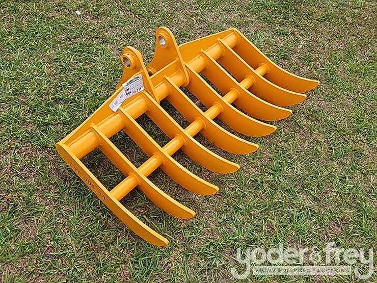 2026-caterpillar-305-image-4