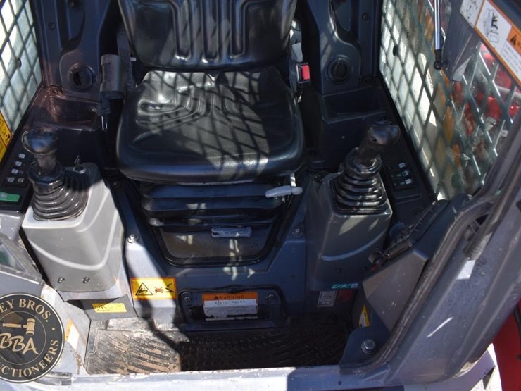 2020-takeuchi-tl8r2-image-45