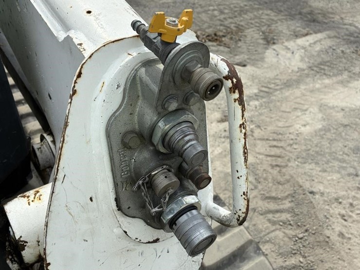 2016-bobcat-t650-image-9