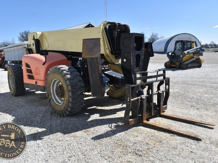 2014-jlg-g12-55a-image-28