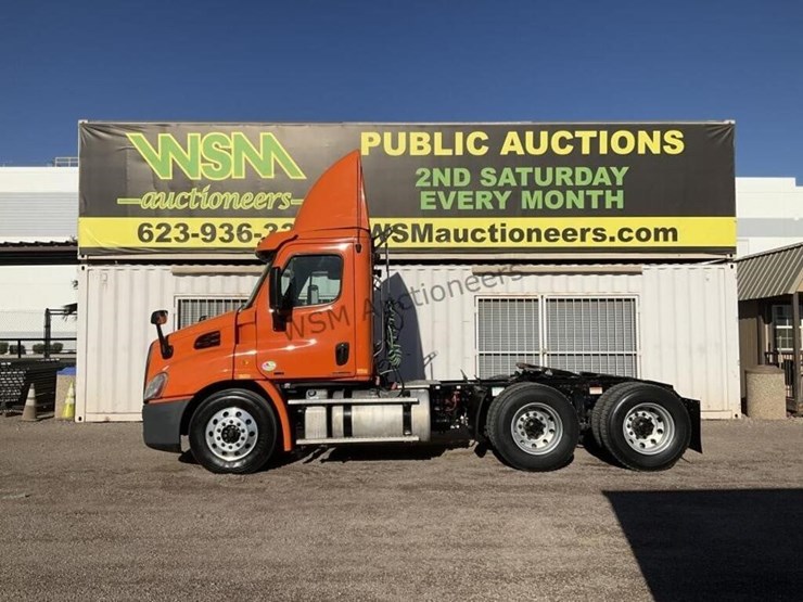 2012-freightliner-cascadia-t/t-image-1