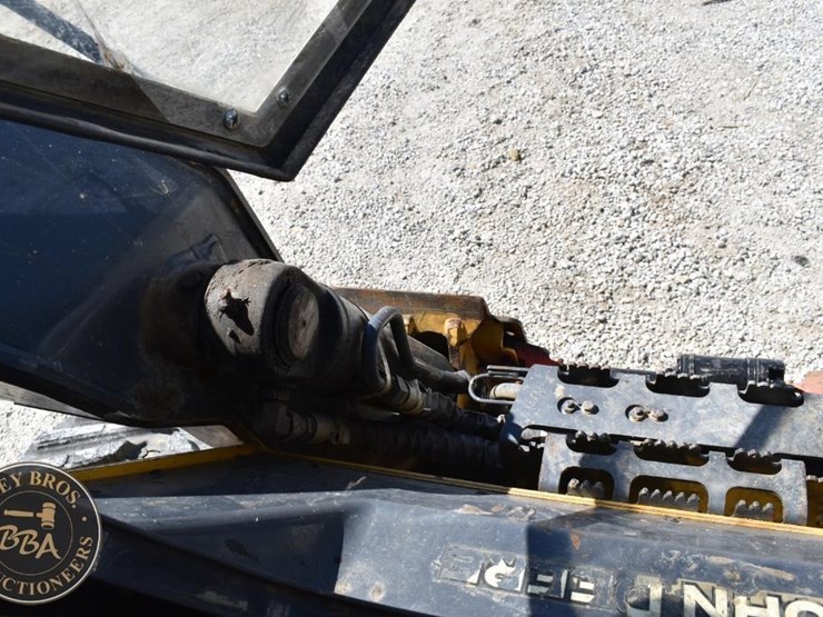 2019-deere-333g-image-63