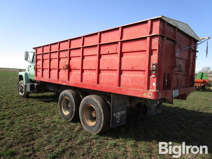 1973-ford-8000-image-7