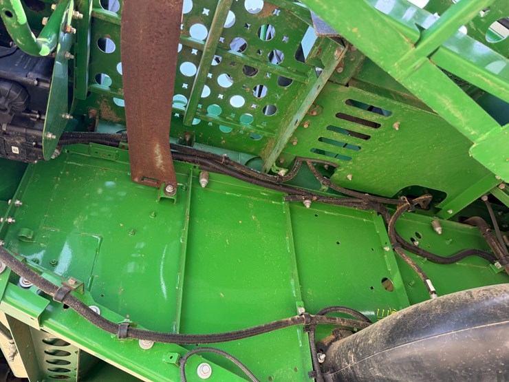 2014-john-deere-s670-image-98