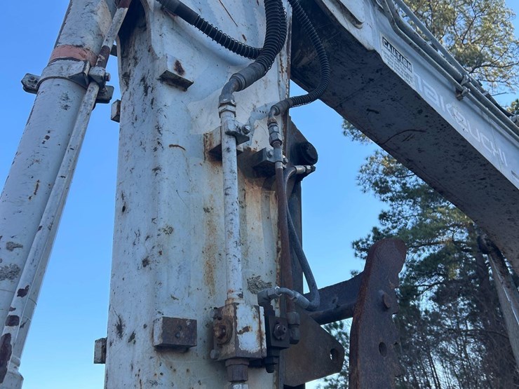 2015-takeuchi-tb1140-image-9