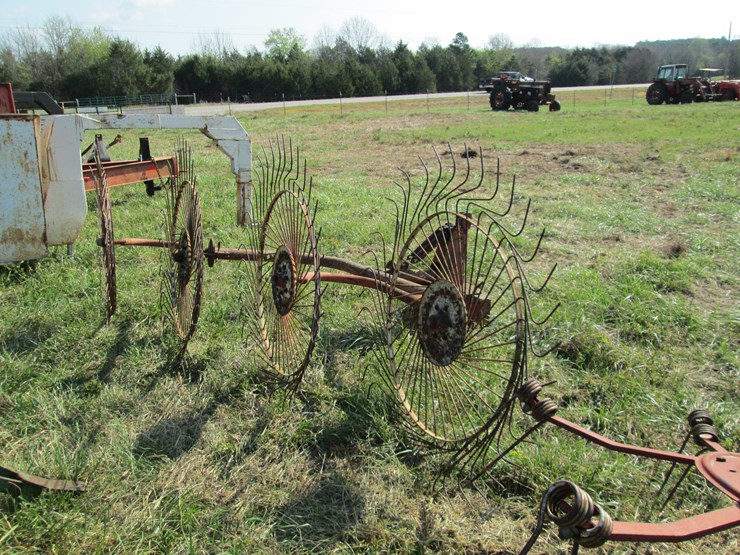 #37327-•-4-wheel-hay-rake-image-3
