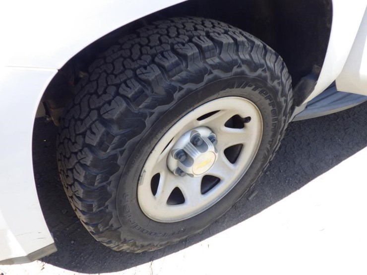 2016-chevrolet-tahoe-image-13