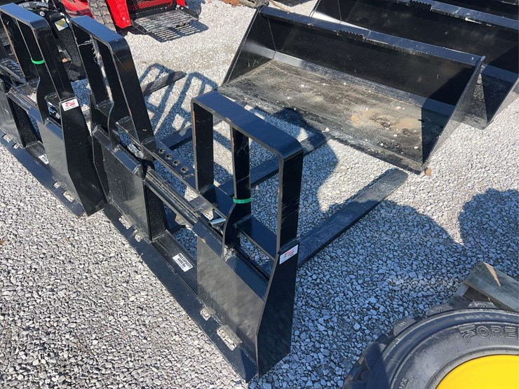 new-48"-kivel-pallet-fork-attachment-image-1