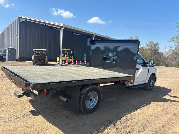 2019-ford-f350-xl-image-3