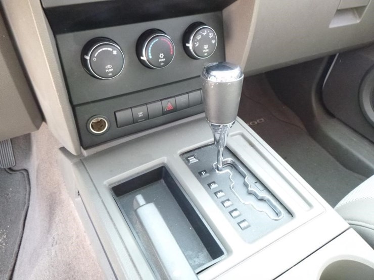 2008-dodge-nitro-image-16