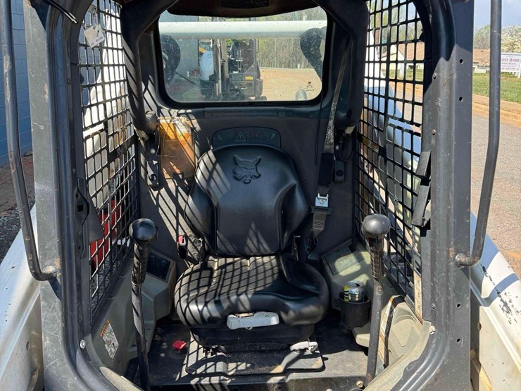 2020-bobcat-t595-image-16