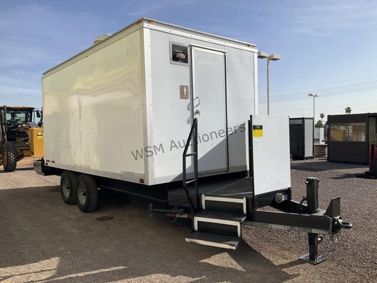 2005-advantage-tt16-10aa-restroom-trailer-image-4
