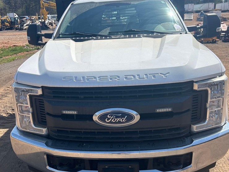 2019-ford-f350-xl-image-5