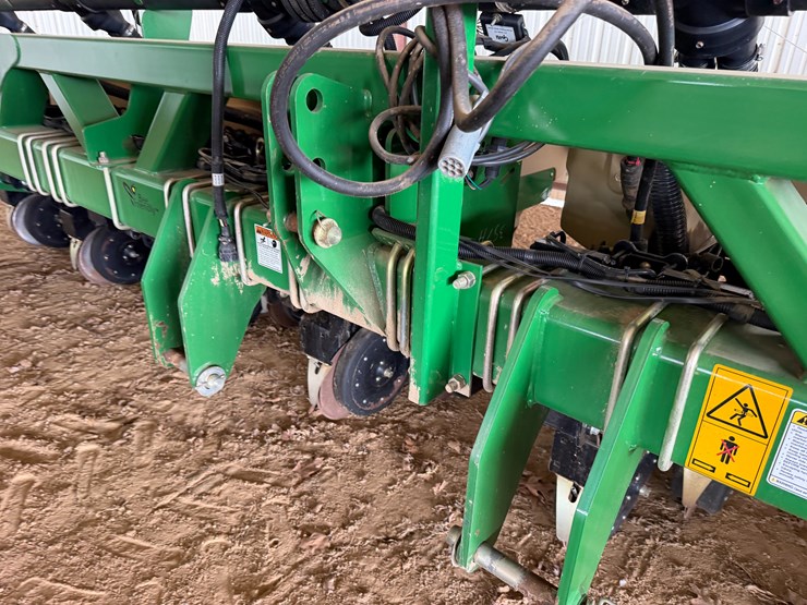 great-plains-yp825a-image-29