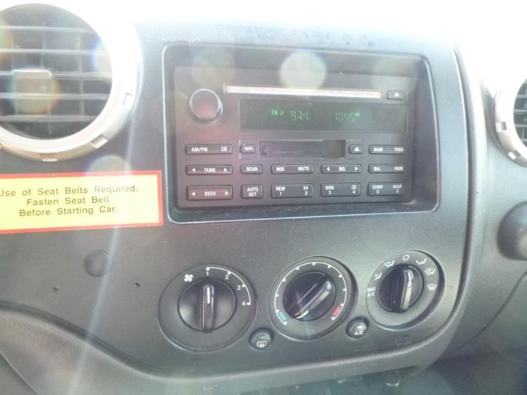 2003-ford-expedition-image-16