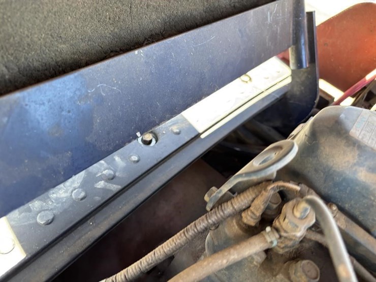 1999-kubota-r520-image-42