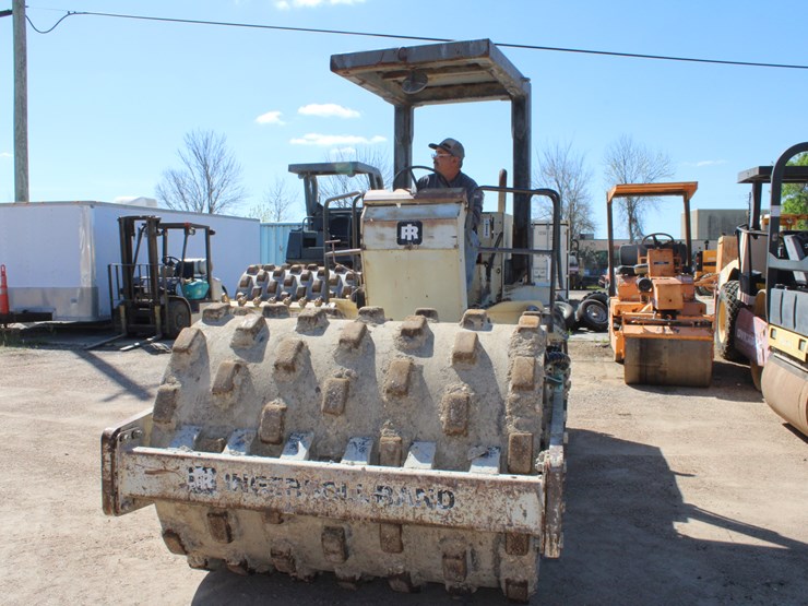 #2606-•-1995-ingersol-rand-sd70f-sheep-foot-vibrating-roller-image-3