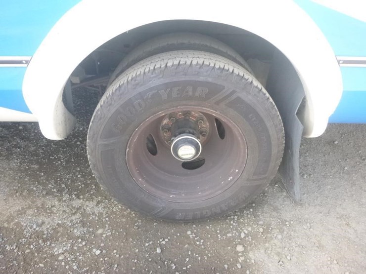 2014-ford-e450-image-15