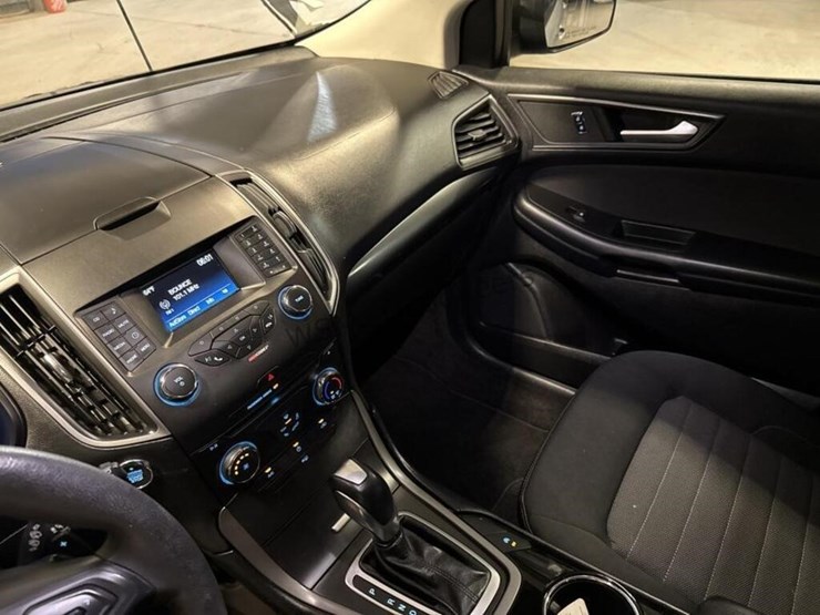 2018-ford-edge-se-image-19