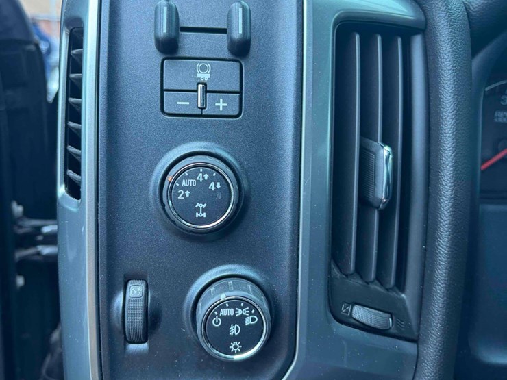 2014-chevrolet-silverado-1500-lt-image-15