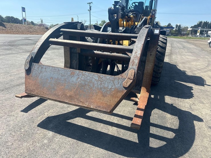 2022-john-deere-644-image-10