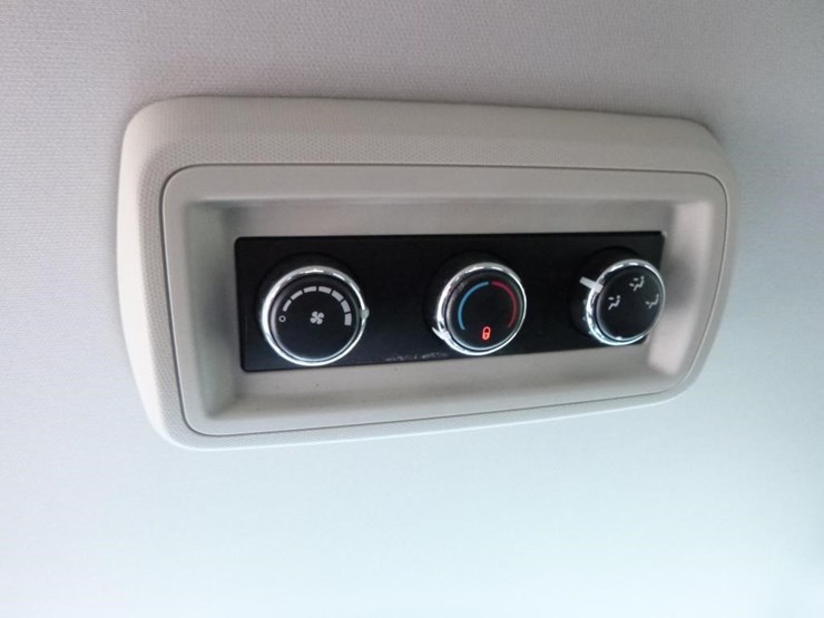 2014-dodge-grand-caravan-image-11