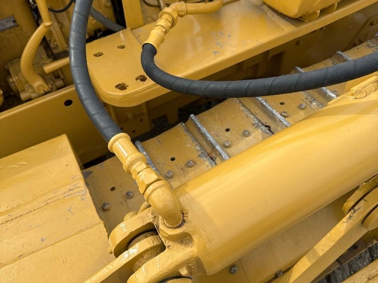 caterpillar-d4-image-11