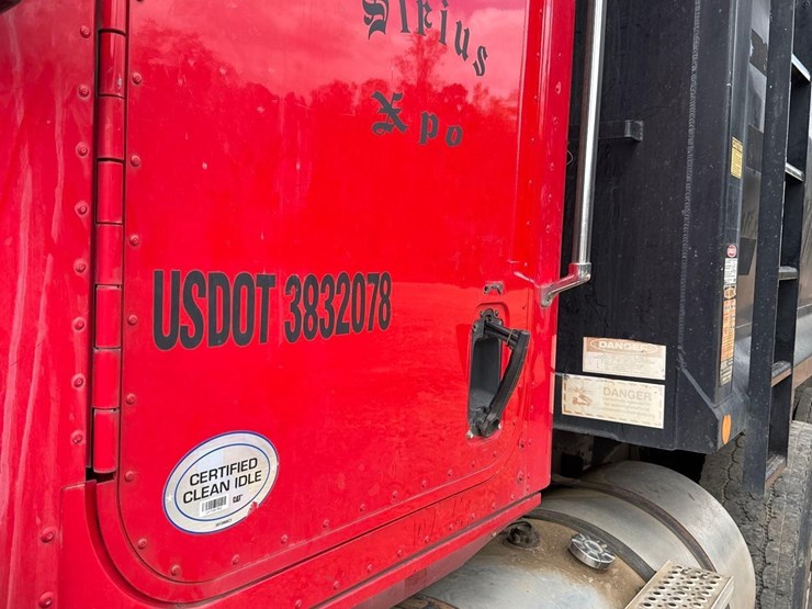 2015-caterpillar-ct660l-image-40