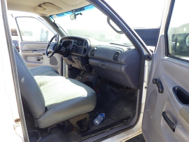 2001-dodge-ram-3500-image-6