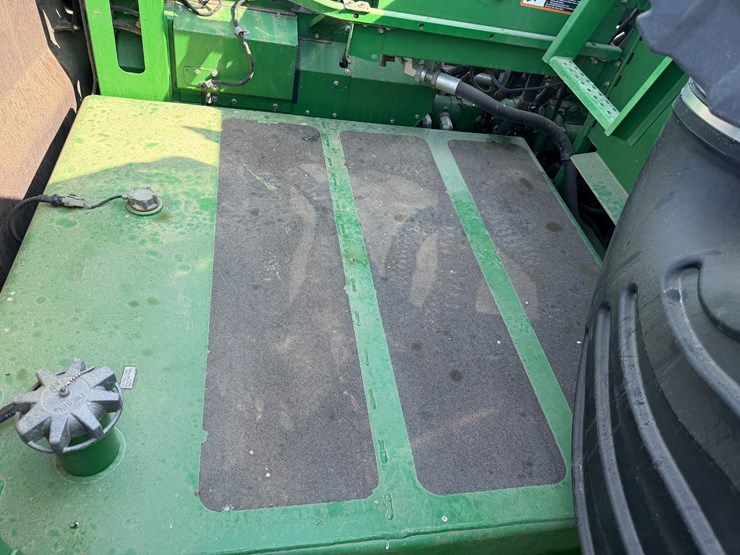 2014-john-deere-s670-image-122